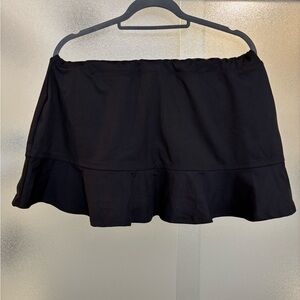 Tommy Bahama - Black Ruffled Mini Golf Skort